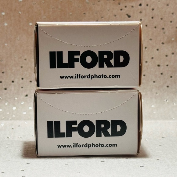 ILFORD XP2 SUPER 400 BLACK & WHITE C-41 PROCESS FILM, 35MM (135 ISO 400) - Picture 4 of 5